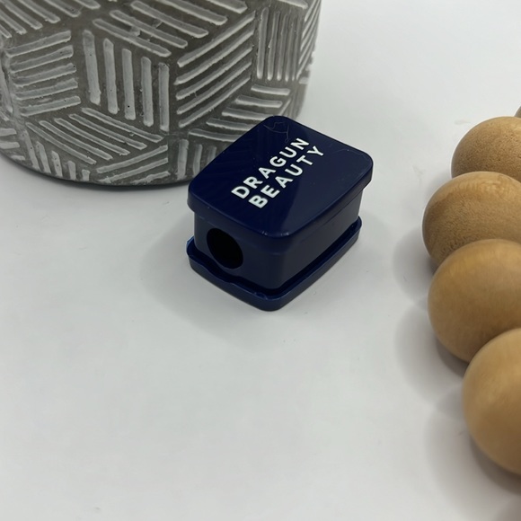 Dragun Beauty Lip Pencil and Sharpener - Picture 7 of 7